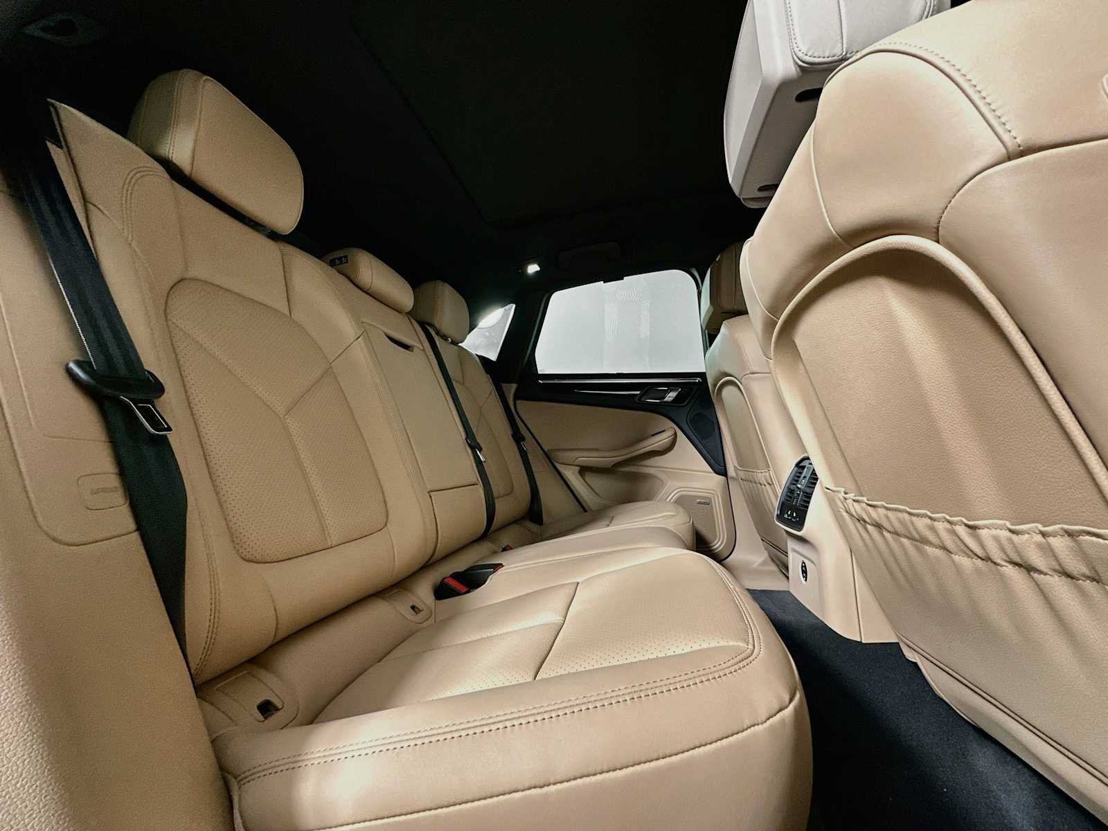New 2026 Porsche Macan AWD/4WD image 28