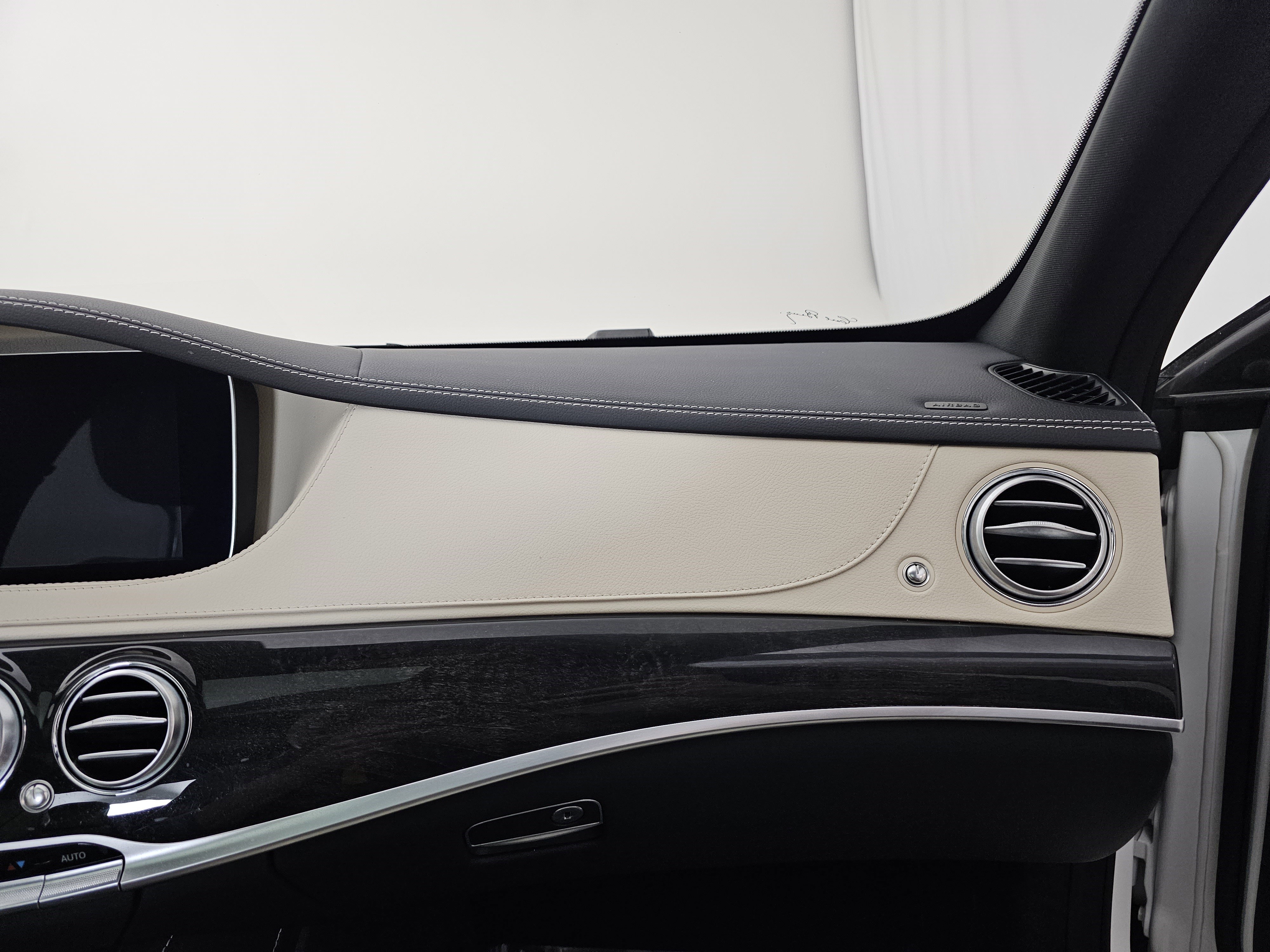 Used 2019 Mercedes-Benz S 560 Sedan image 15