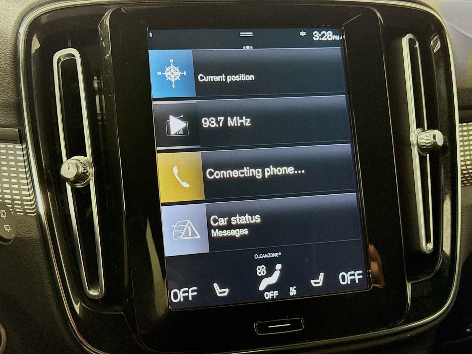 Used 2021 Volvo XC40 T5 R-Design image 17