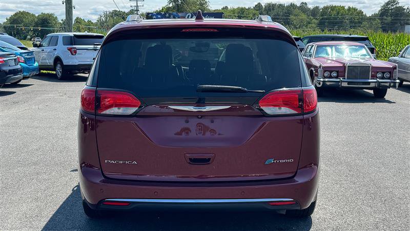 Used 2018 Chrysler Pacifica Limited w/ Advanced Safetytec Group FWD image 10