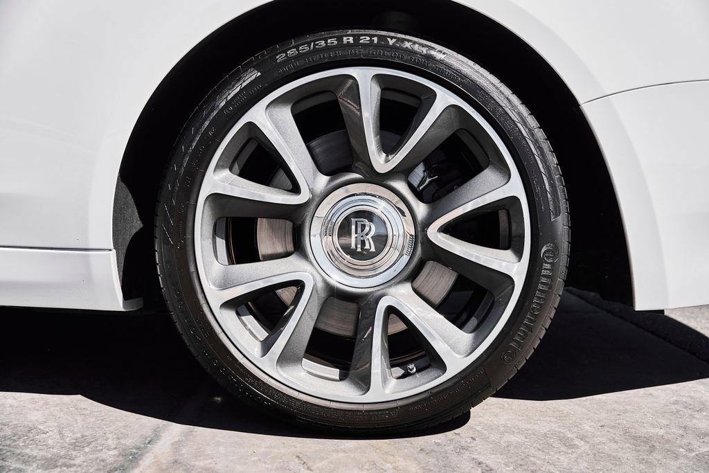 Used 2020 Rolls-Royce Wraith RWD image 18