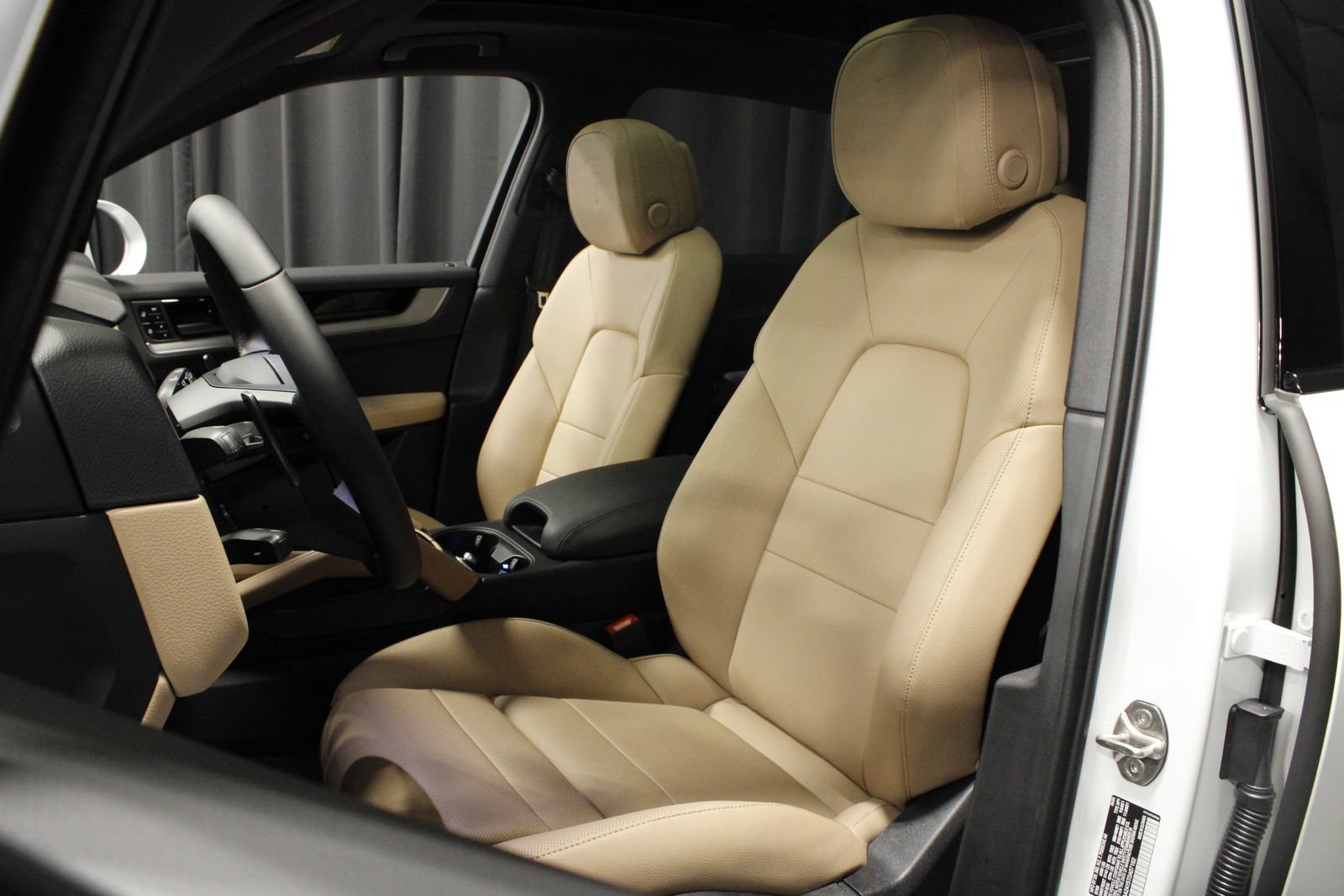 New 2026 Porsche Cayenne AWD/4WD image 18
