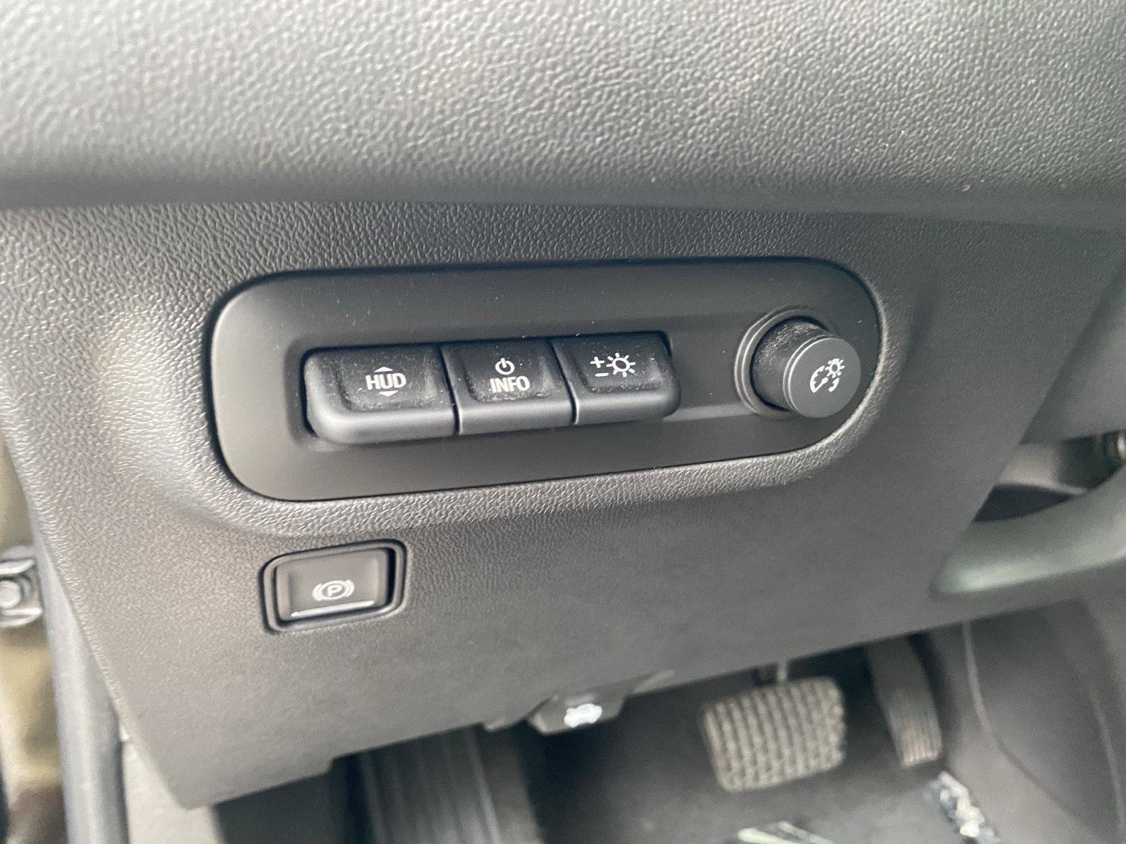 Used 2022 GMC Terrain Denali w/ LPO, Floor Liner Package image 26