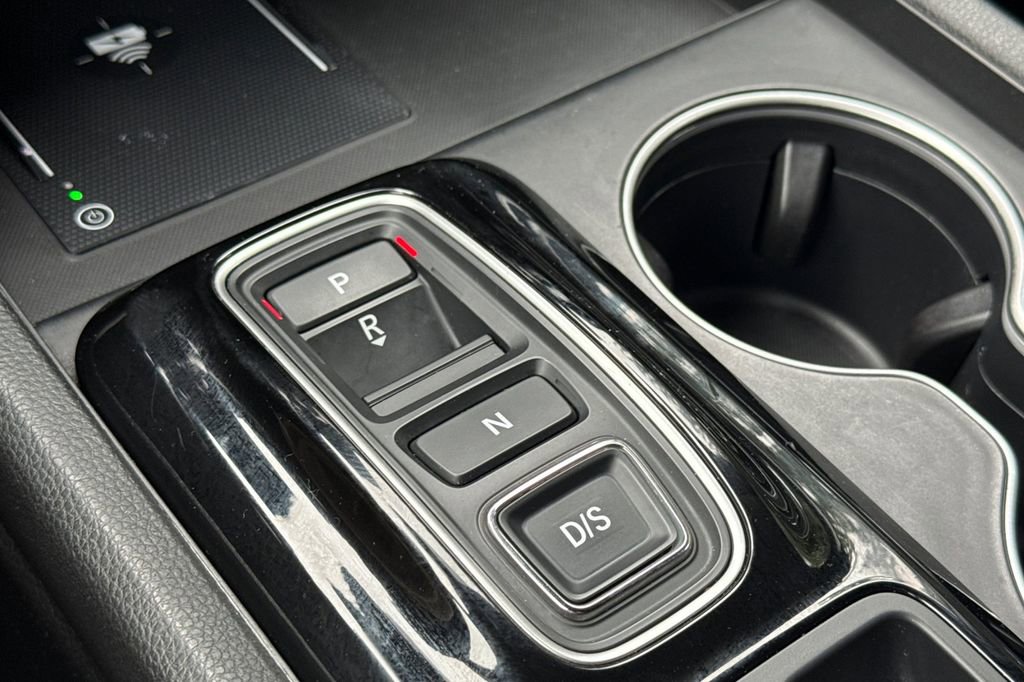 Certified 2025 Honda Pilot Black Edition image 23