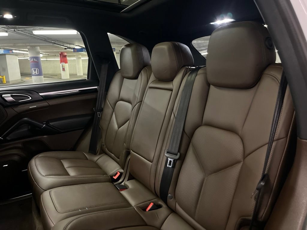 Used 2017 Porsche Cayenne S AWD/4WD image 22