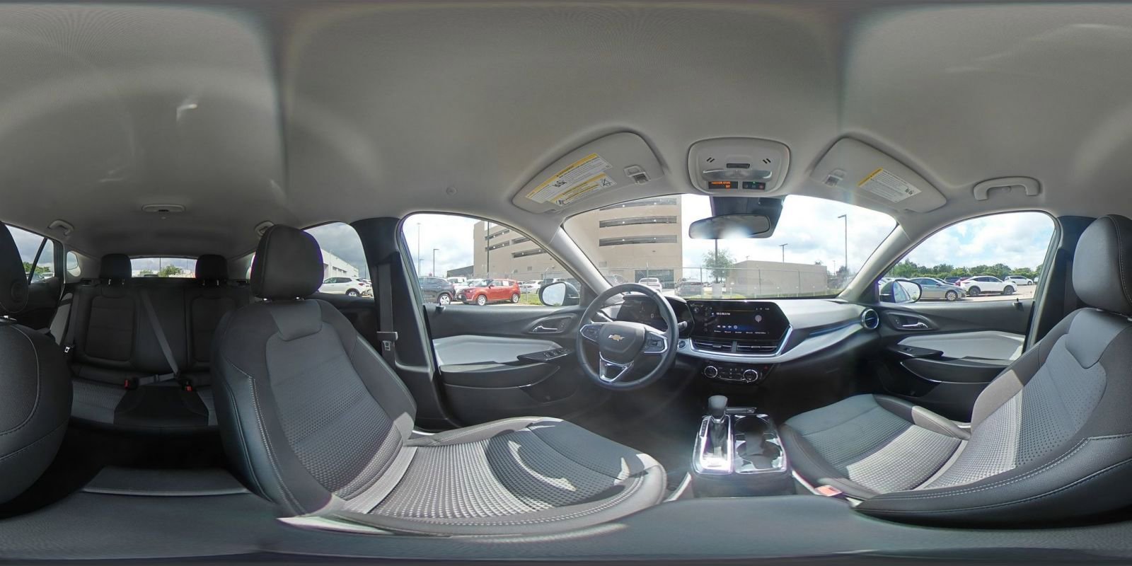 Used 2025 Chevrolet Trax LT w/ LT Convenience Package FWD image 40