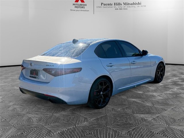 Used 2020 Alfa Romeo Giulia w/ Nero Edizione image 5
