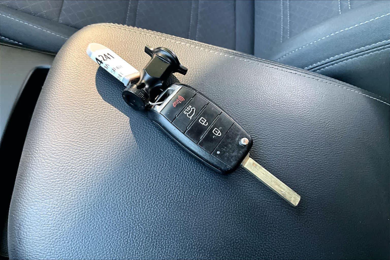 Used 2019 Kia Sorento L FWD image 14