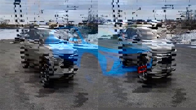 Certified 2025 Chevrolet Trax LT w/ LT Convenience Package image 2