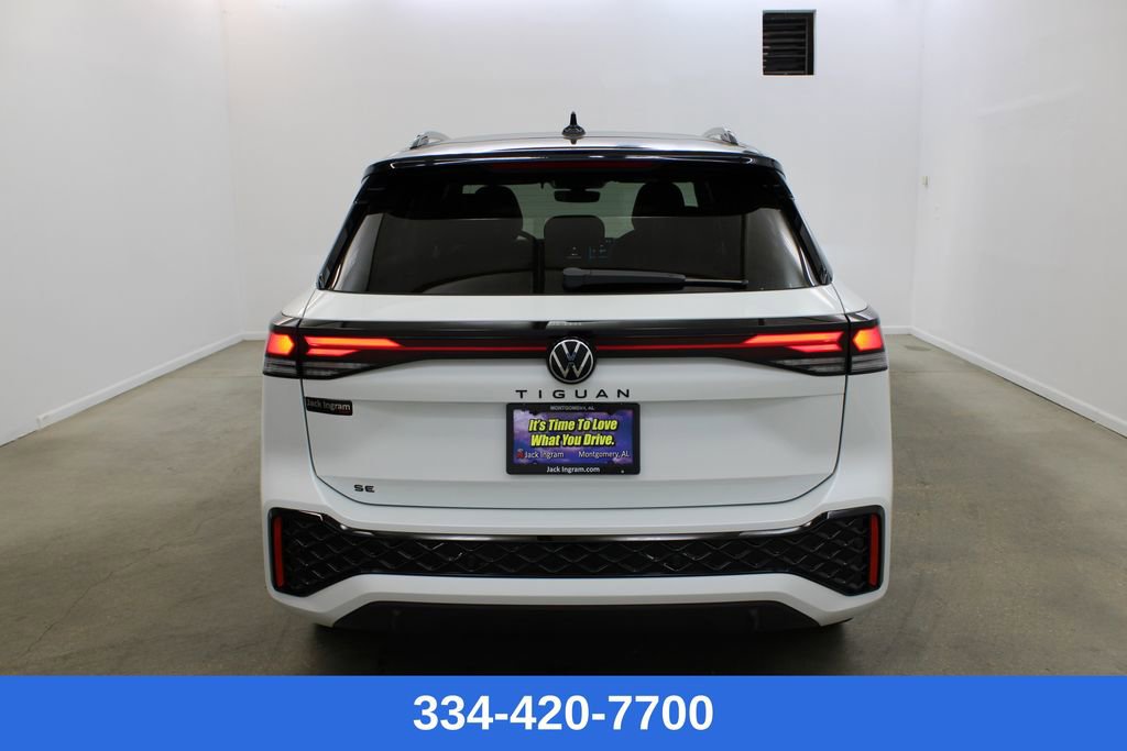 New 2026 Volkswagen Tiguan SE R-Line image 3