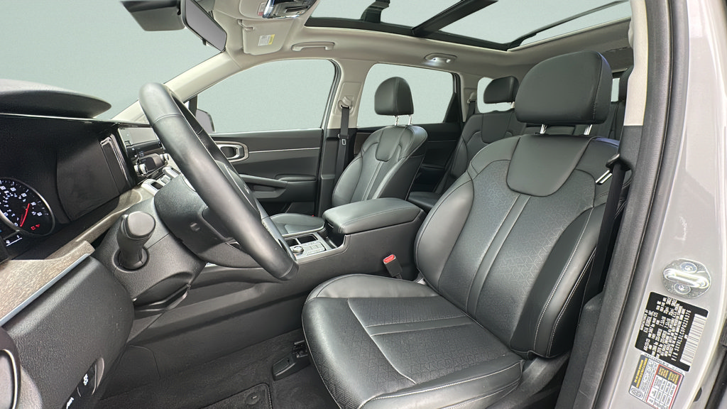 Used 2023 Kia Sorento S w/ Panoramic Sunroof Package AWD/4WD image 14