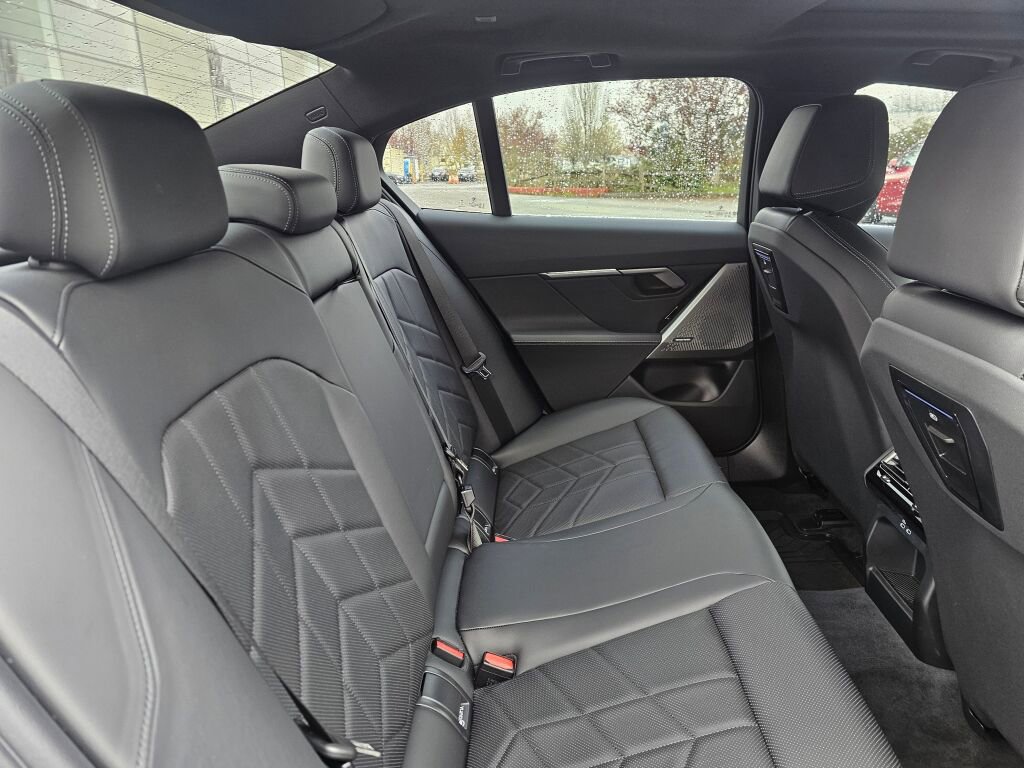 Used 2026 BMW 530i xDrive w/ Premium Package image 15