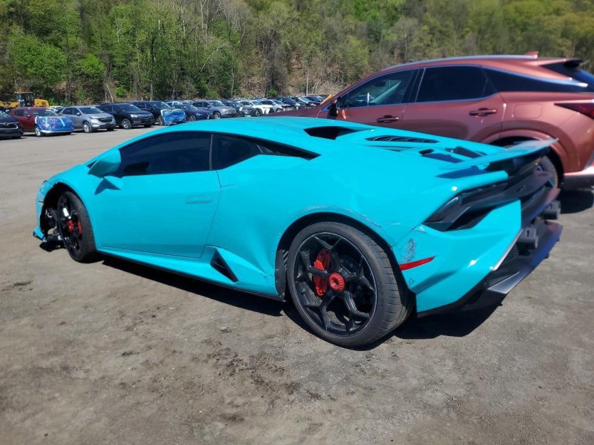 Used 2024 Lamborghini Huracan Tecnica RWD image 4
