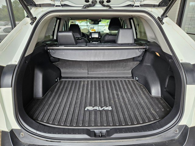 Used 2021 Toyota RAV4 XLE Premium AWD/4WD image 10