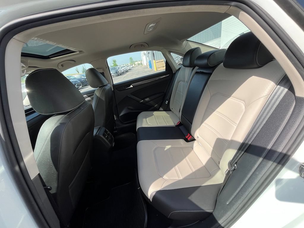 Certified 2020 Volkswagen Passat 2.0T R-Line FWD image 25