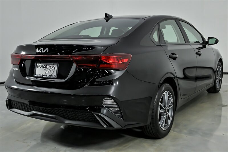 Used 2024 Kia Forte LXS FWD image 11