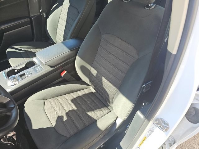 Used 2020 Ford Fusion SE FWD image 14
