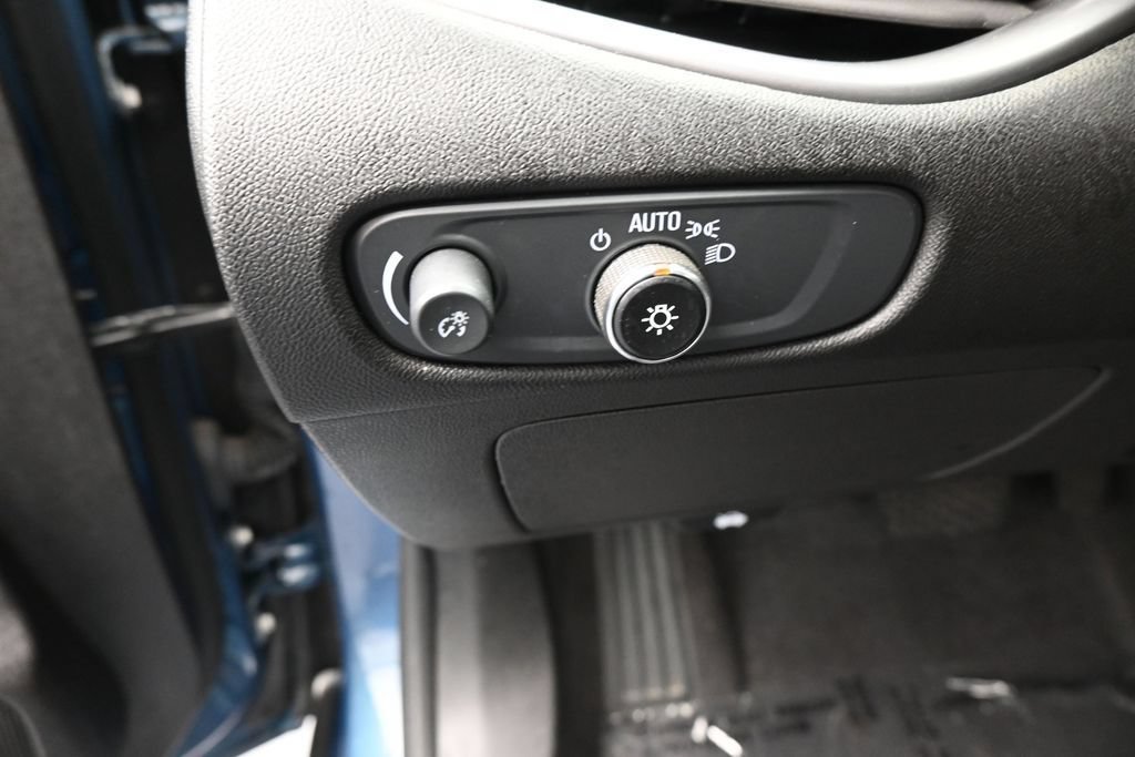 Used 2025 Chevrolet Malibu LT FWD image 12