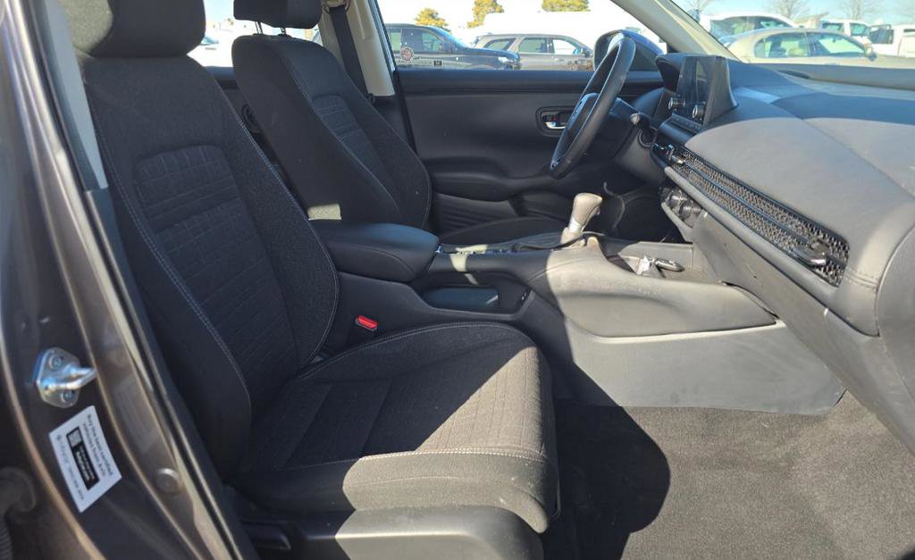 Certified 2025 Honda HR-V LX image 41