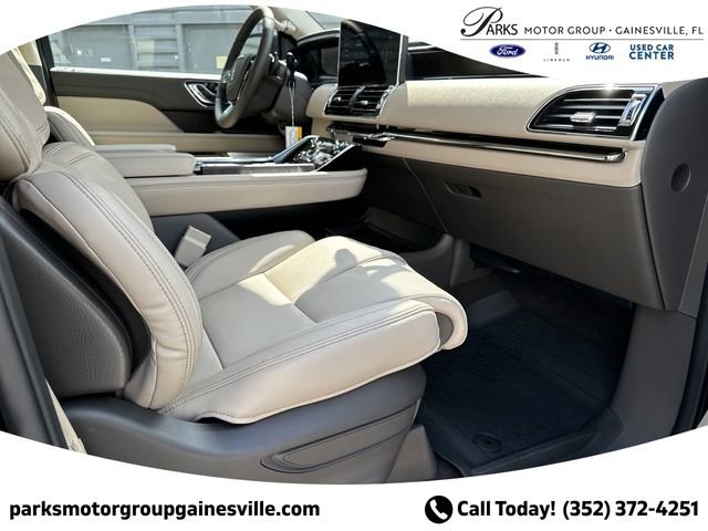 New 2024 Lincoln Navigator L Reserve AWD/4WD image 10