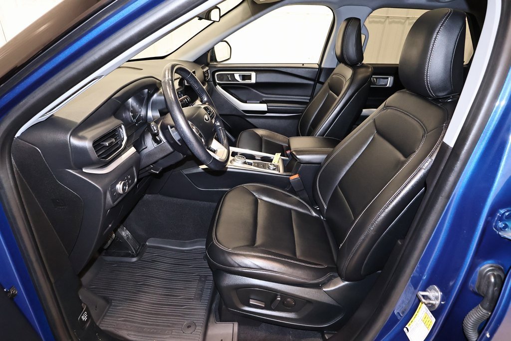 Certified 2020 Ford Explorer XLT w/ Equipment Group 202A image 13