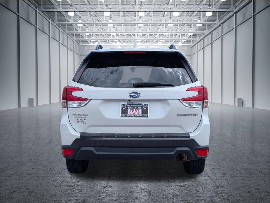 Used 2020 Subaru Forester Premium AWD/4WD image 9