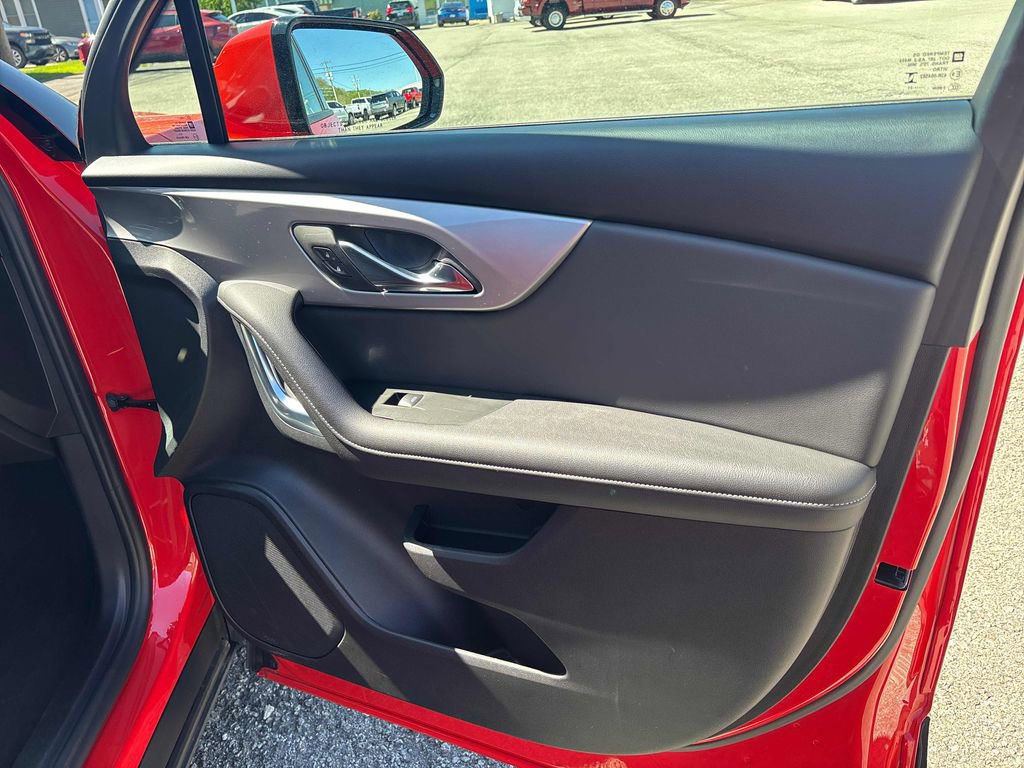 Used 2025 Chevrolet Blazer LT AWD/4WD image 31