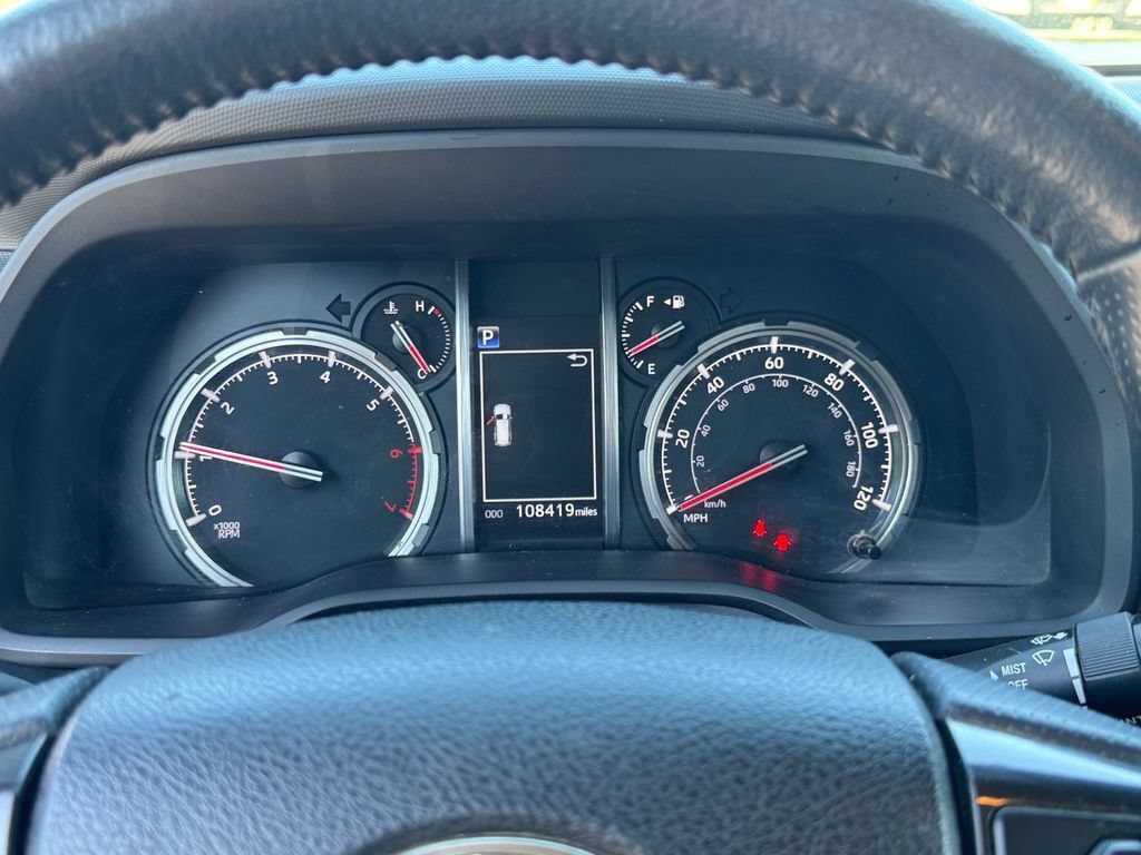 Used 2020 Toyota 4Runner TRD Off-Road AWD/4WD image 19