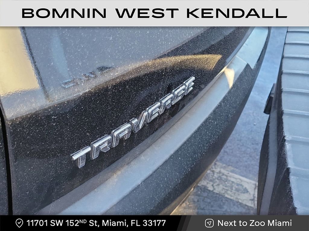 Used 2021 Chevrolet Traverse LS image 3