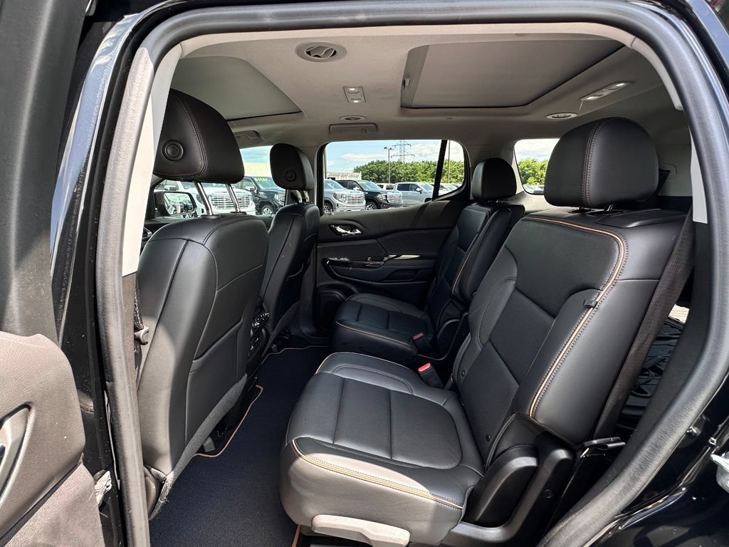 Used 2022 GMC Acadia AT4 w/ Technology Package AWD/4WD image 25