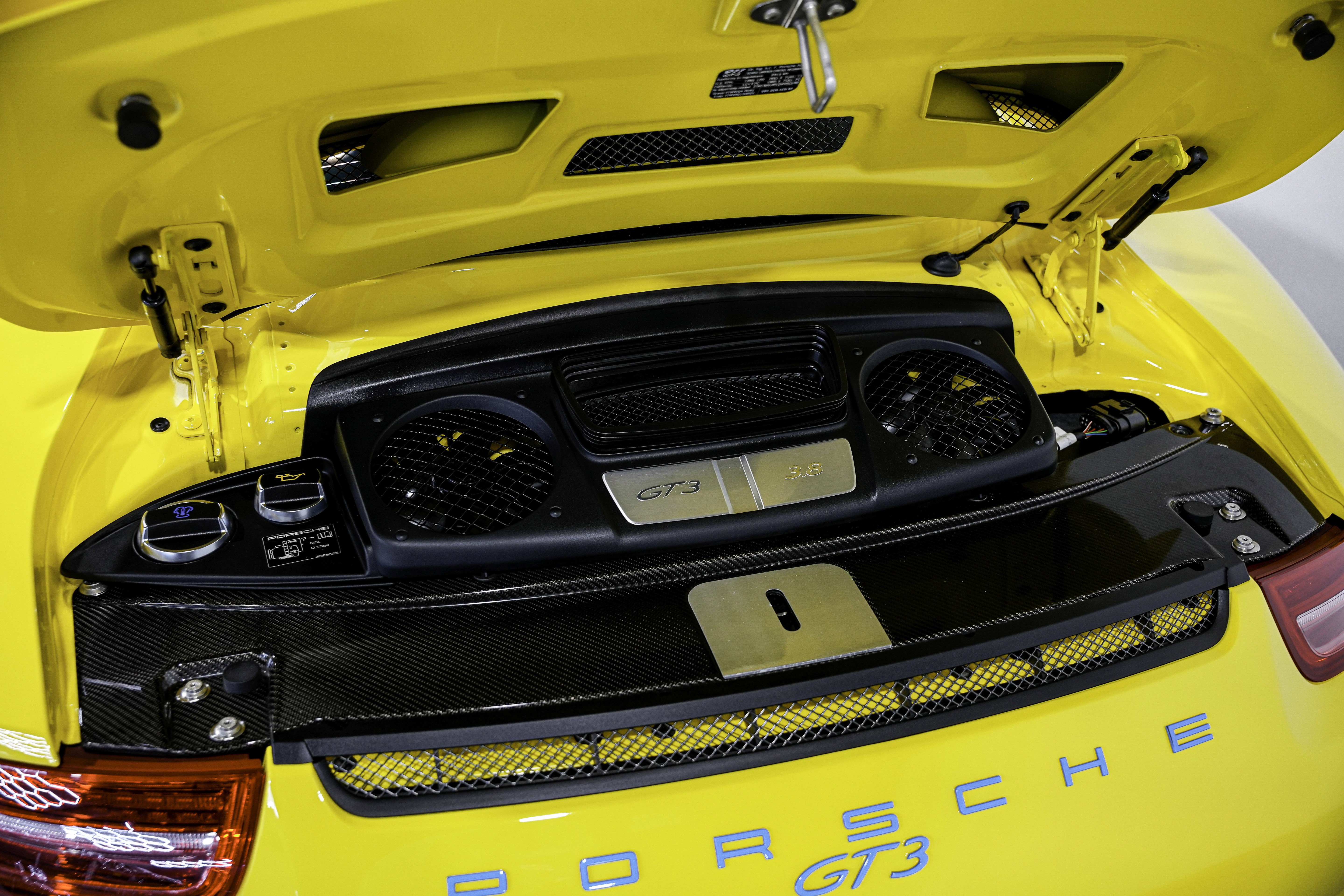 Used 2015 Porsche 911 GT3 image 41