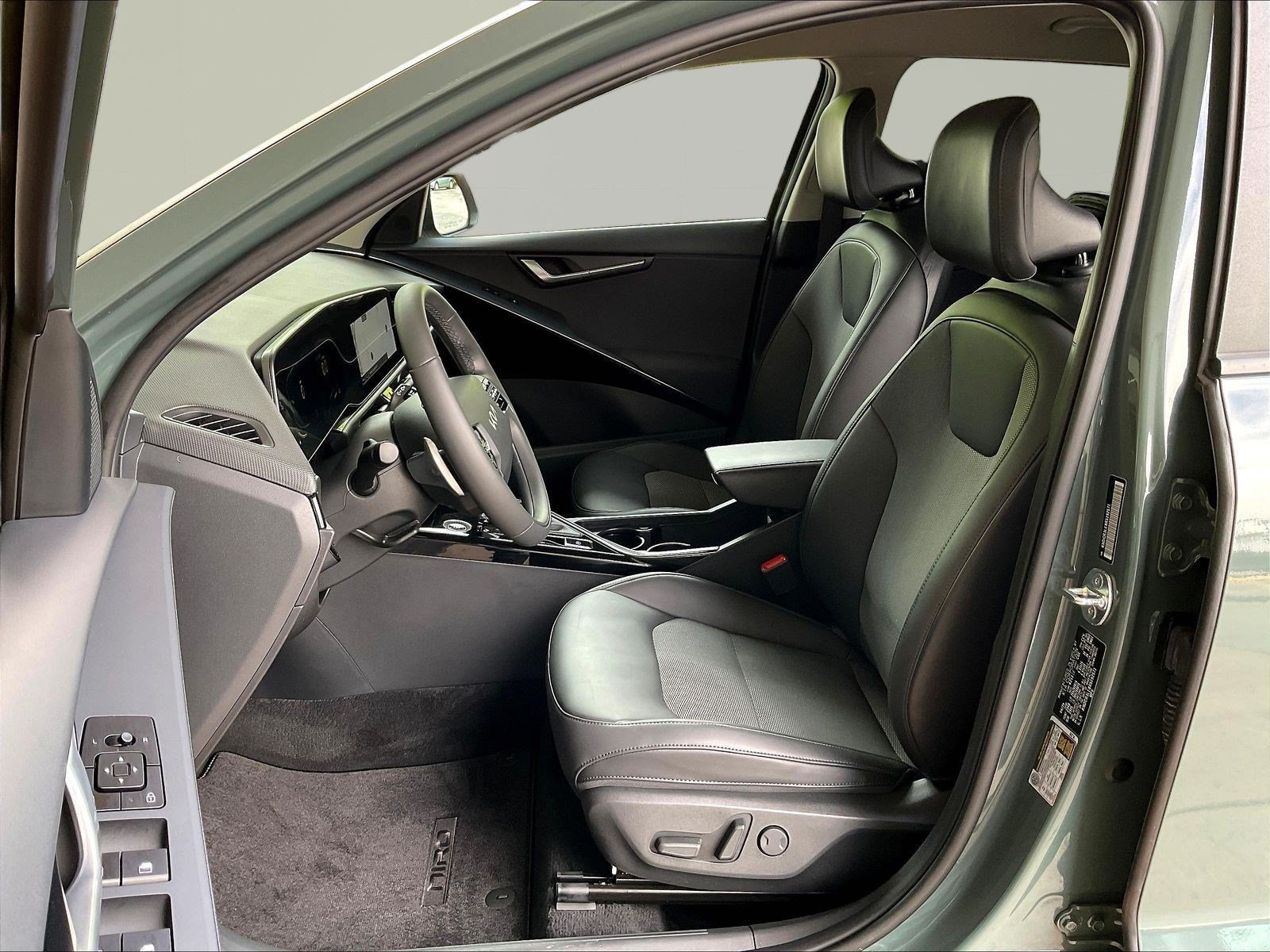 Used 2024 Kia Niro EX FWD image 20