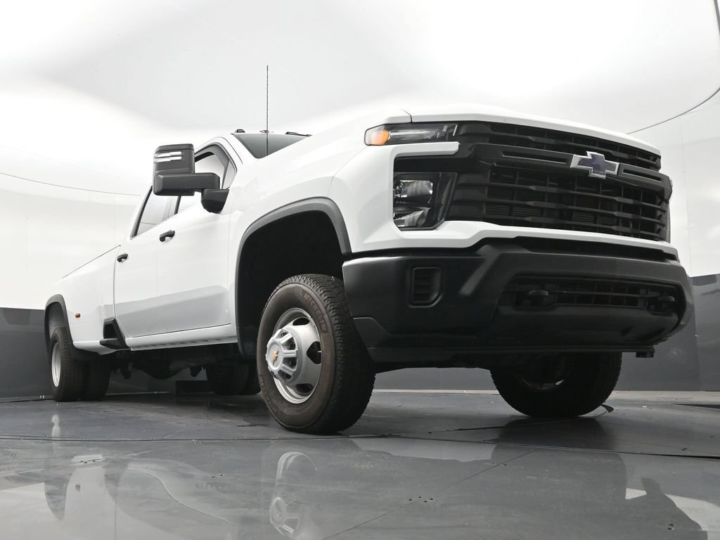 Used 2025 Chevrolet Silverado 3500 W/T AWD/4WD image 29
