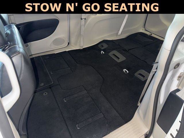 Certified 2024 Chrysler Pacifica Touring-L image 28