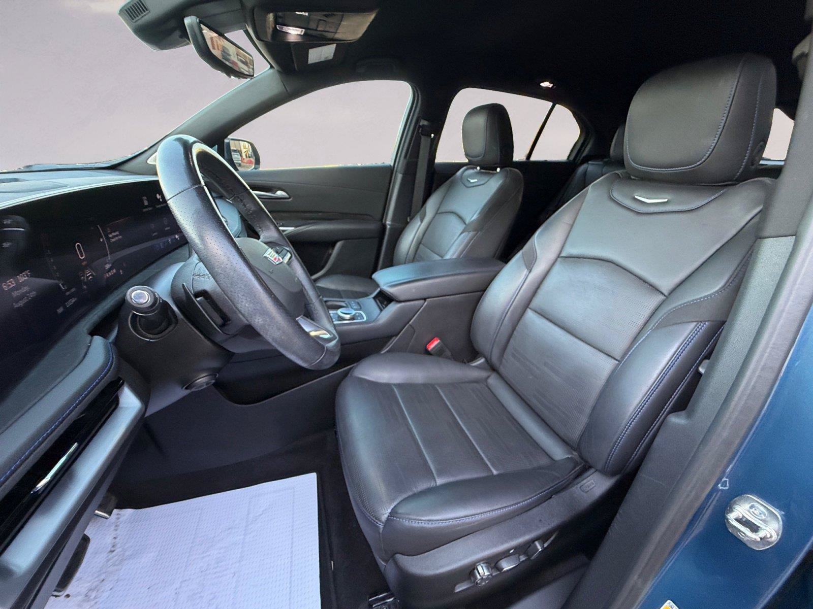Used 2025 Cadillac XT4 Sport FWD image 9
