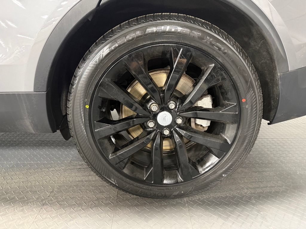 Used 2023 Land Rover Discovery S AWD/4WD image 7