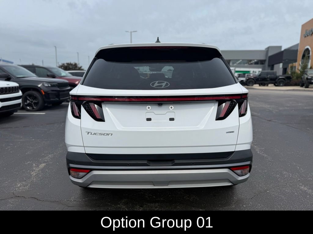 Used 2025 Hyundai Tucson Limited AWD/4WD image 4