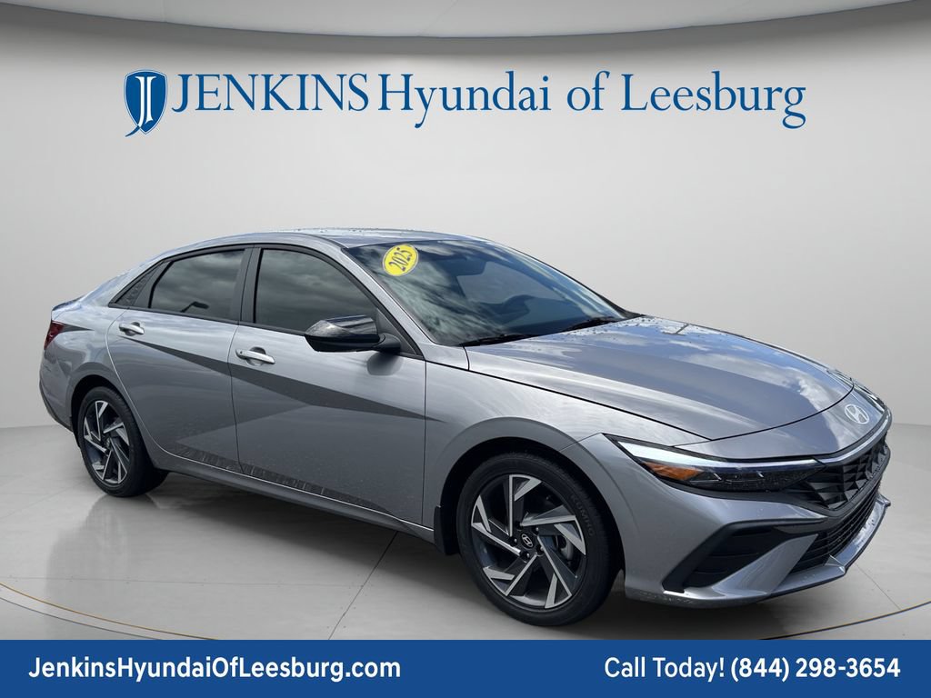 Certified 2025 Hyundai Elantra Sport FWD image 1
