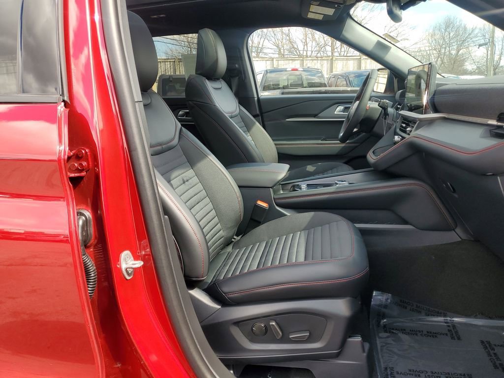 New 2026 Ford Explorer ST-Line w/ ST-Line Street Pack image 15