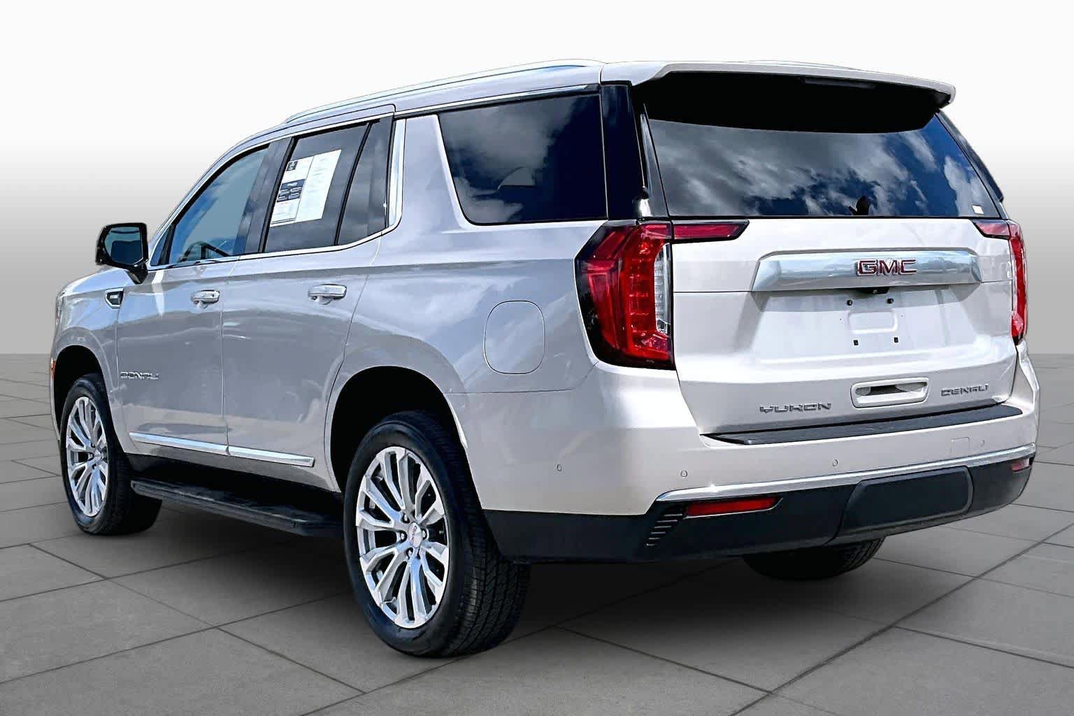 Used 2024 GMC Yukon Denali w/ Advanced Technology Package AWD/4WD image 22