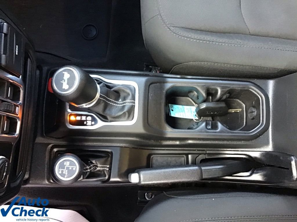 Used 2022 Jeep Wrangler Unlimited Sahara w/ Cold Weather Group image 36