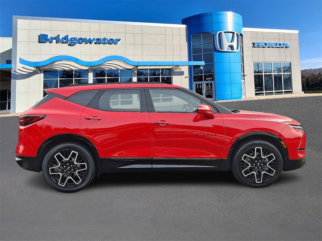 Used 2023 Chevrolet Blazer RS w/ Enhanced Convenience Package image 7