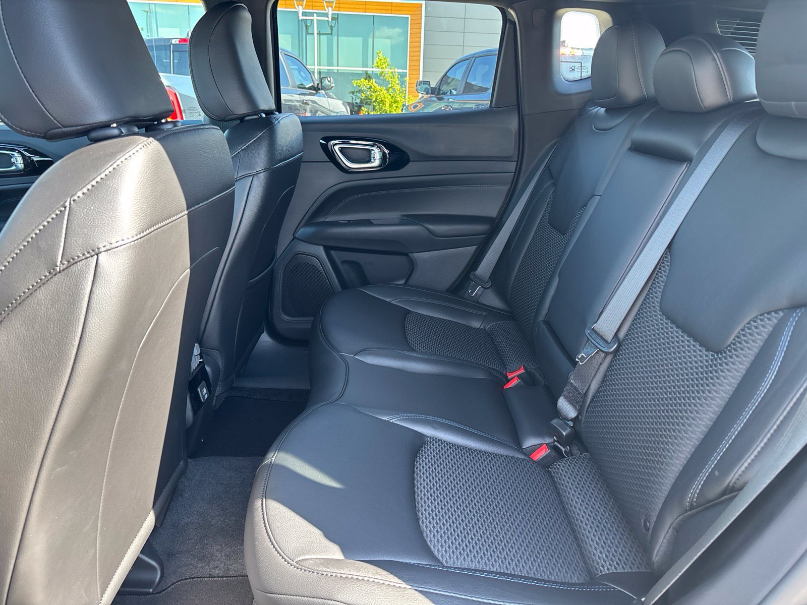 New 2027 Jeep Compass Latitude AWD/4WD image 15