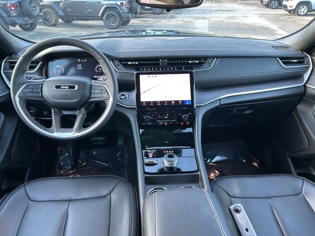 Used 2024 Jeep Grand Cherokee Limited image 32