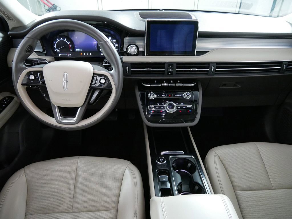 Used 2020 Lincoln Corsair AWD w/ Equipment Group 101A image 4