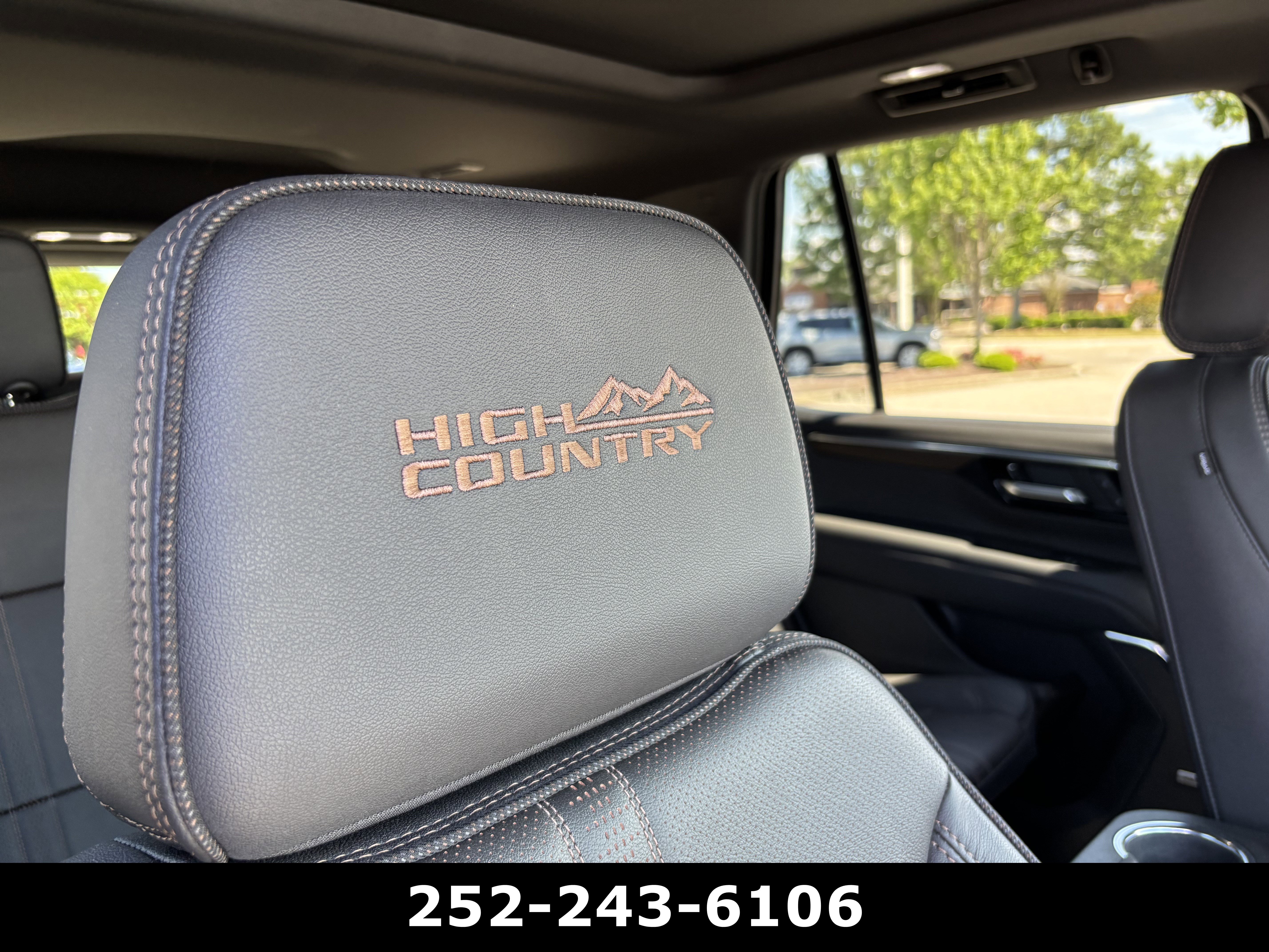 Used 2025 Chevrolet Tahoe High Country AWD/4WD image 16