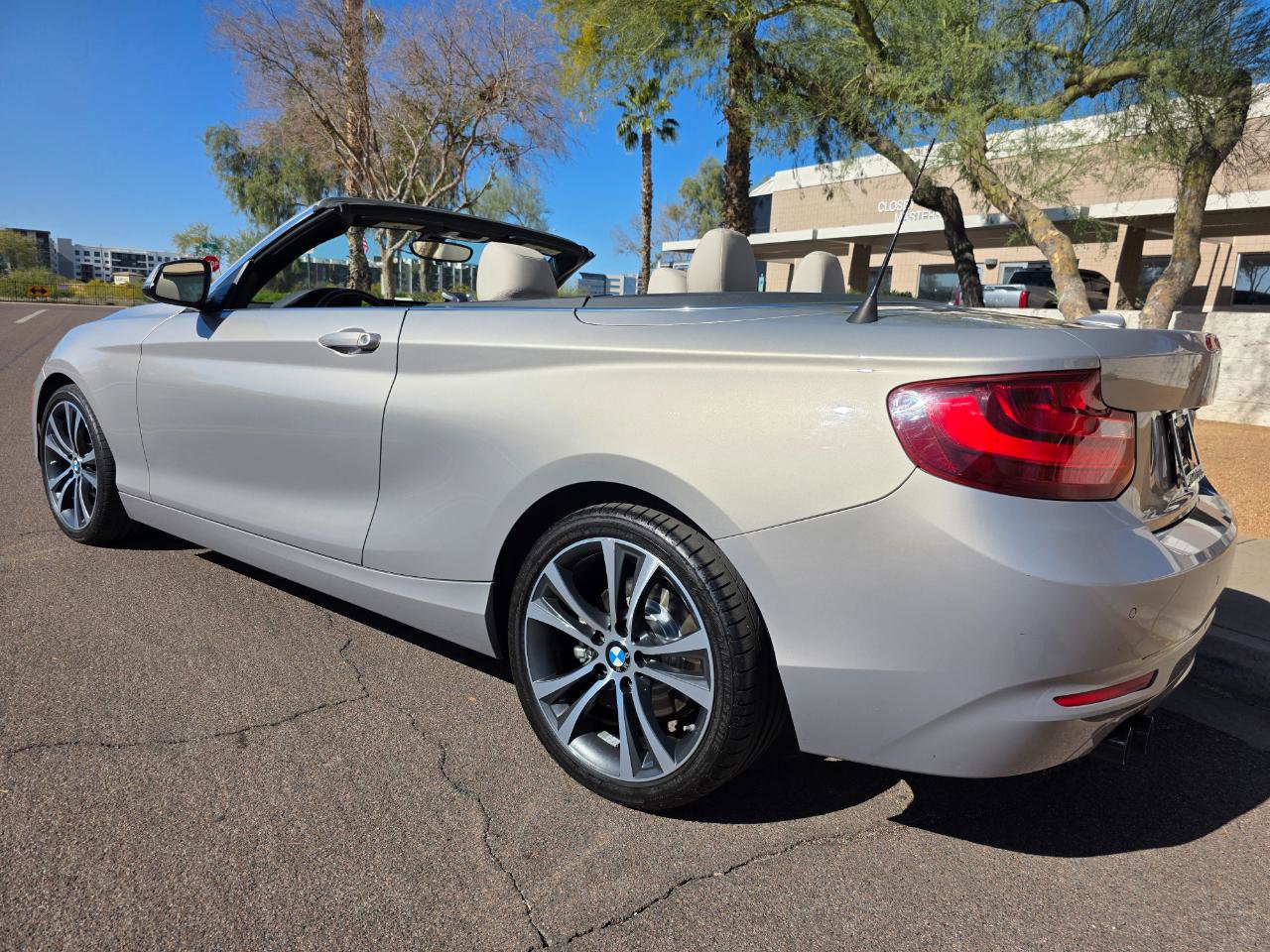Used 2017 BMW 230i Convertible image 7
