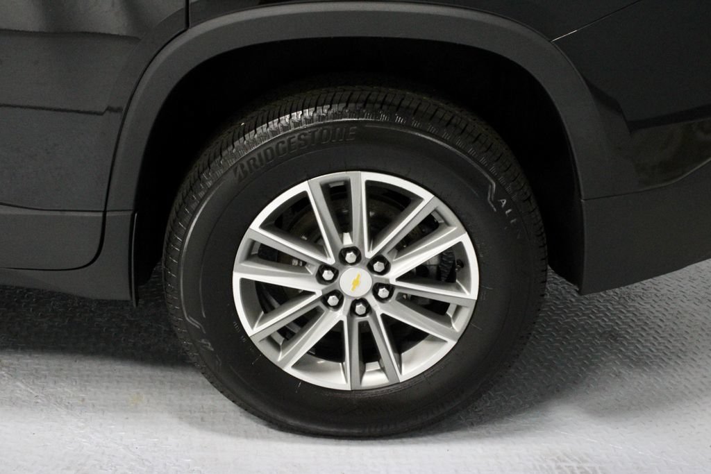 Used 2023 Chevrolet Traverse LT AWD/4WD image 18