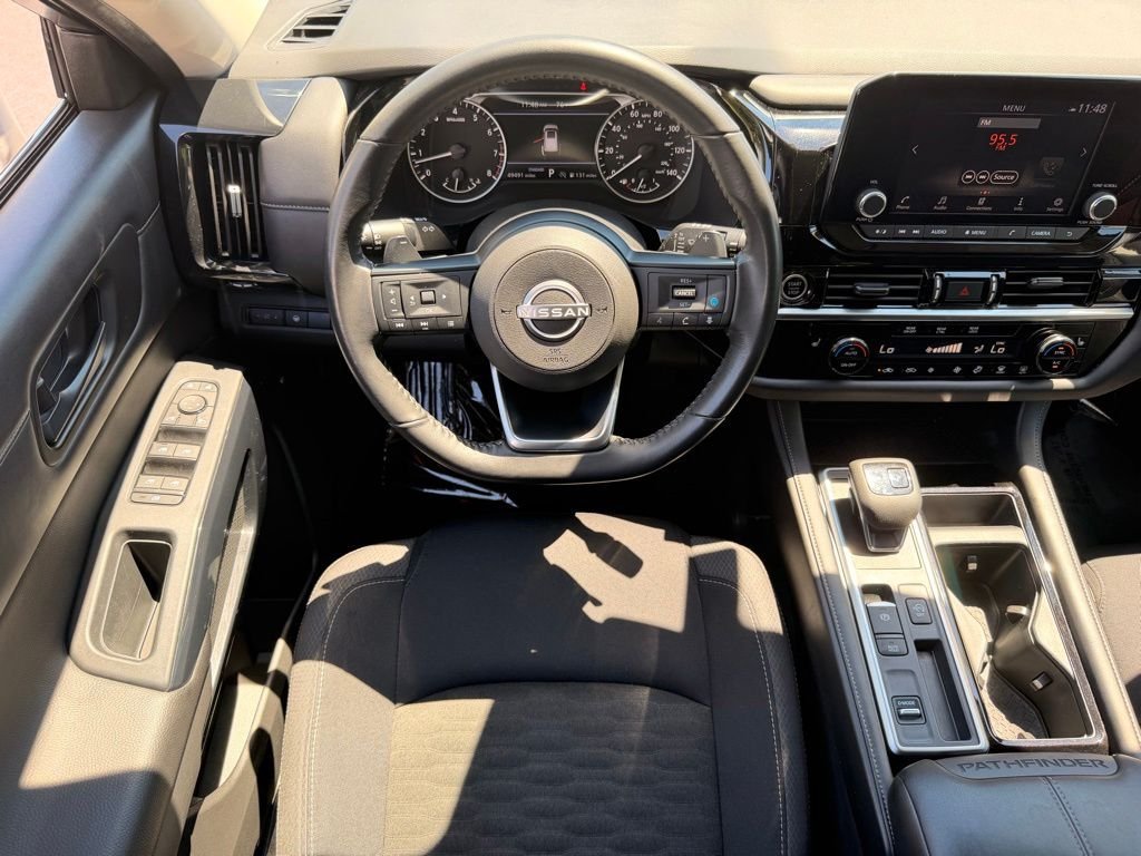 Used 2024 Nissan Pathfinder SV FWD image 18
