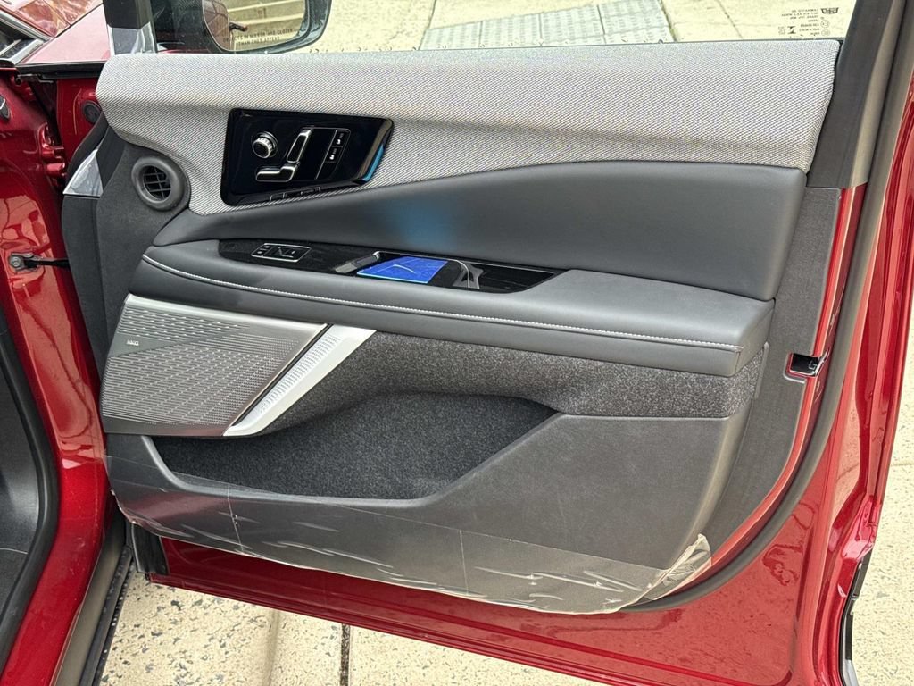 New 2026 Cadillac Optiq Sport 1 w/ LPO, Floor Liner Package AWD/4WD image 8